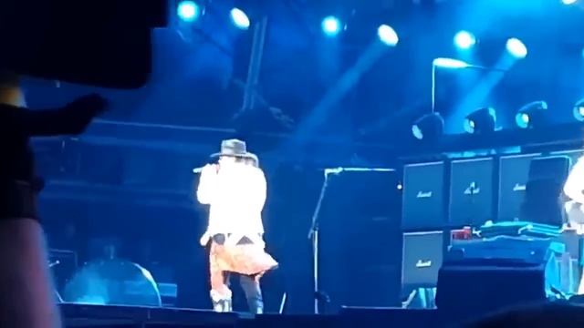AC/DC Dusseldorf full concert axl rose & ac/dc Rock or Bust смотреть онлайн