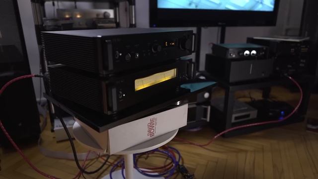 Японский бог! Дискретный ЦАП на FPGA, предусилитель, усилитель для наушников и стример TEAC UD-701N смотреть онлайн