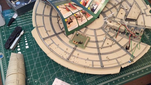 Build the Millennium Falcon - Issue 57!! Circuit board and working ramp!! смотреть онлайн