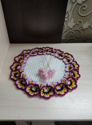 Салфетка "Анютины глазки"/крючком/