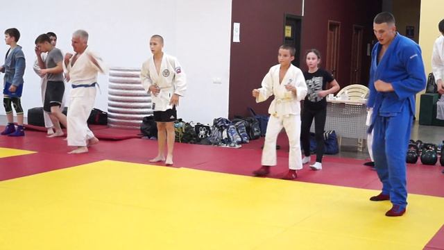 клуб Суворов.