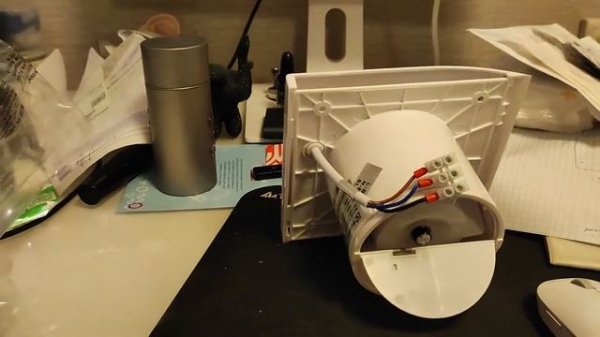 Вентилятор вытяжной Electrolux Magic EAFM-100TH с таймером и гигростатом распаковка