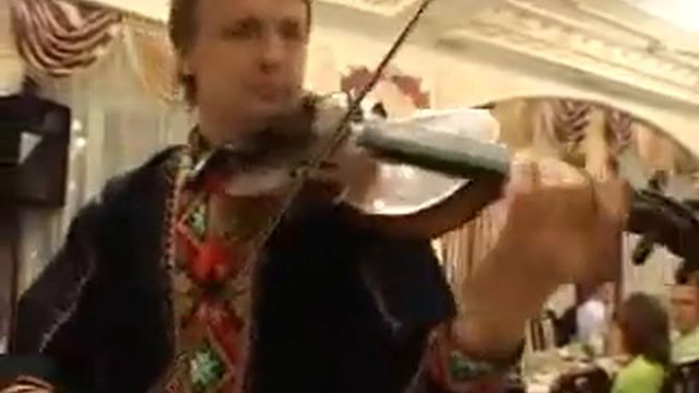 'Перехрестя', м Трускавець Каперський Роман Грав у Люди на весіллі на скрипці смотреть онлайн