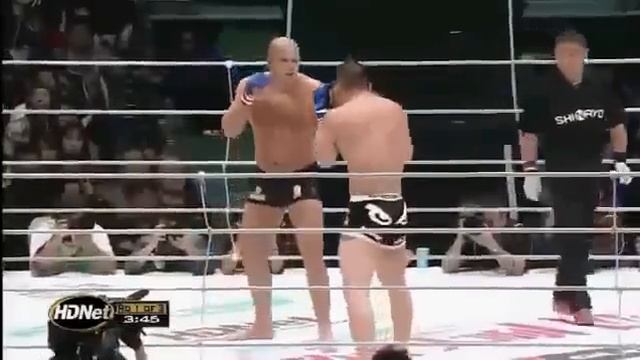 Емельяненко Поздравляет всем с Новым Годом Победой! :) смотреть онлайн