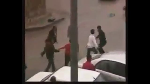 Боксер против толпы смотреть онлайн
