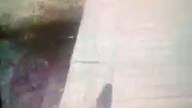 В Таганроге что-то течет из трубы в районе "Тагмета" и "Тополька" смотреть онлайн