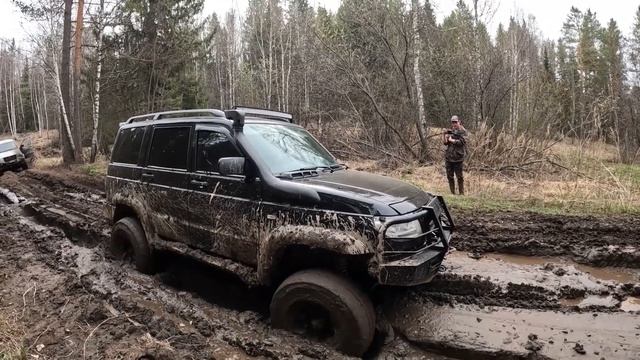 Эти "Зубчатки" нам по зубам. Mitsubishi L200 и два Патриота!!! смотреть онлайн