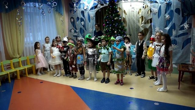 Новогодняя песня "Сами саночки бегут" смотреть онлайн