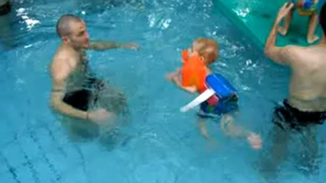 Evolut° piscine.avi смотреть онлайн