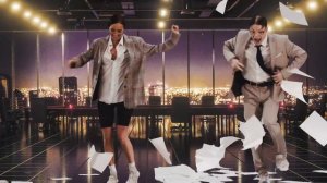 Время пострелять, между нами пальба. Пау, пау! Па-па попадаешь в сердце, остаёшься там, Любимка.