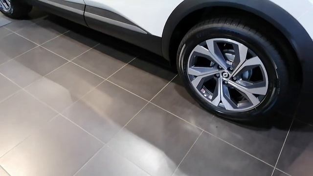 Wrocław, Karkonoska, Salon Renault, Renault CAPTUR VID 20221122 151209 смотреть онлайн