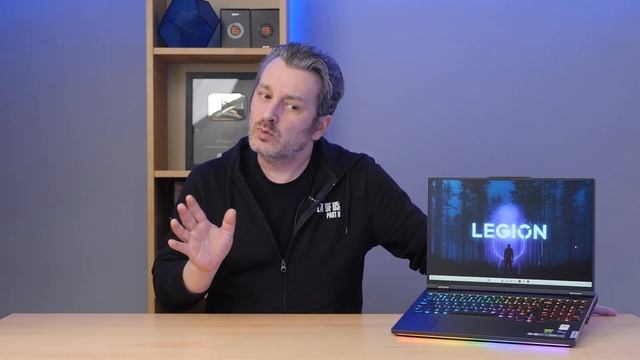 RTX 4080 pe LAPTOP! Lenovo Legion Pro 7 Review смотреть онлайн