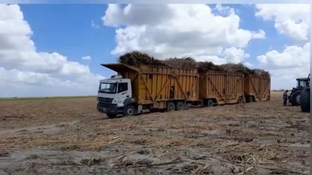 VOLVO FMX 540 FH VS MERCEDES-BENZ AXOR 3344 смотреть онлайн