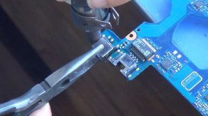 Как отпаять и припаять разъем питания на материнской плате ноутбука