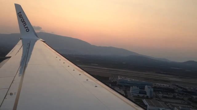 Tarom landing at Eleftherios Venizelos смотреть онлайн