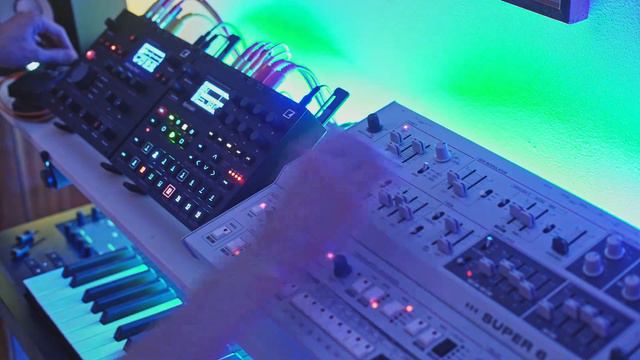 Super 6 paired with a reverb pedal is 🌈🦄🐧 смотреть онлайн