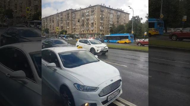 Ленинский проспект, Москва, транспорт 5 июня 2018 г.