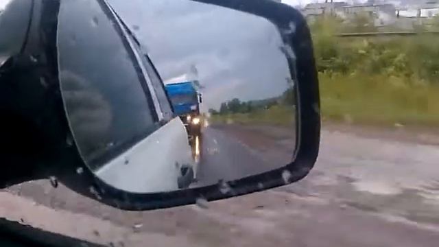 Мужик бежит на М7 смотреть онлайн