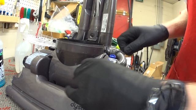 Dyson DC33 Upright Vacuum Repair смотреть онлайн