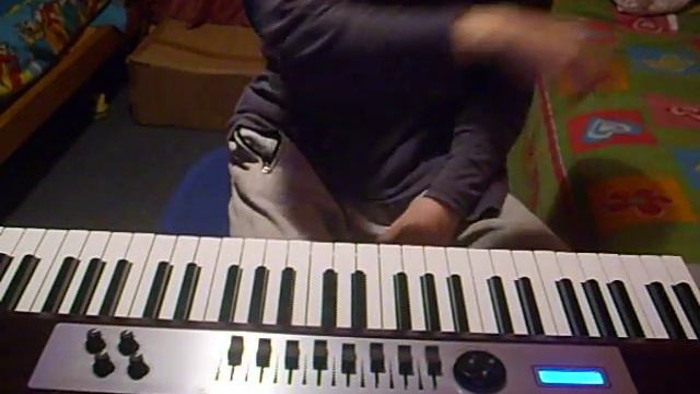 Controlador Midi (Vega 61) Maxy improvisando смотреть онлайн