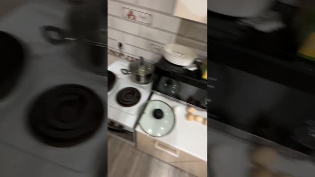 Ночной перекус жаренными куринными яйцами глазунья 🥚 смотреть онлайн