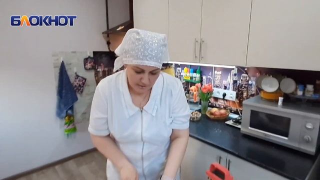 Раскатала живот скалкой и приготовила «лодочки» из кабачков Юлия Кравцова смотреть онлайн