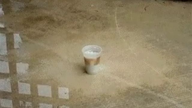 Кока-кола+хлорка. Реакция превосходна! смотреть онлайн