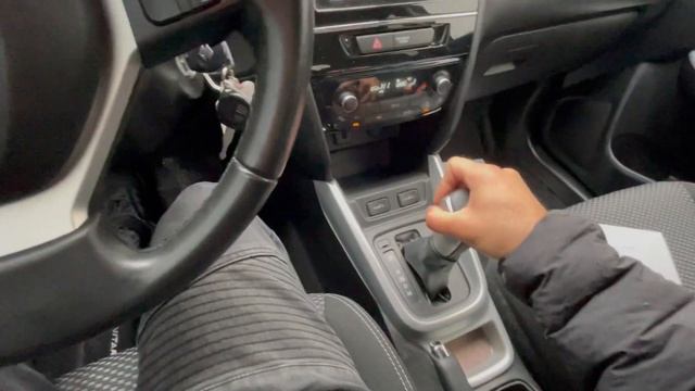 Suzuki Vitara 1.6 VVT Active 4x2 AUT NR:30238 смотреть онлайн