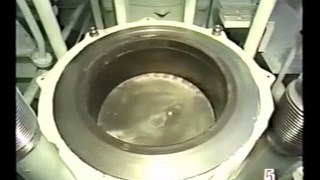 MITSUBISHI UEC LS Marine Diesel Engine - 13 Removing of Piston смотреть онлайн