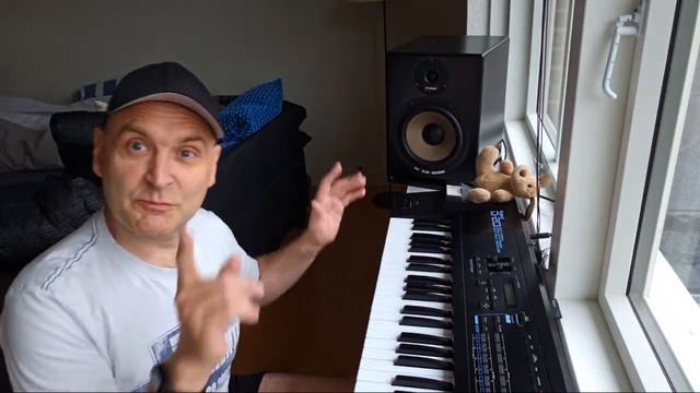 Trying my vintage Roland D-20 synthesizer for the fist time смотреть онлайн
