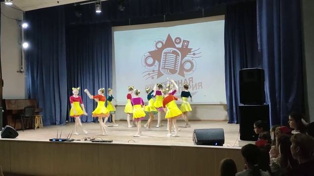 Ансамбль современного танца "Импровиз" "Хорошее настроение" г.Ялта смотреть онлайн