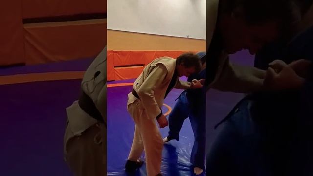 Срыв захвата в дзюдо с выходом на свой захват сверху! #Нечесов #дзюдо #захваты #самбо #judo #UFC смотреть онлайн