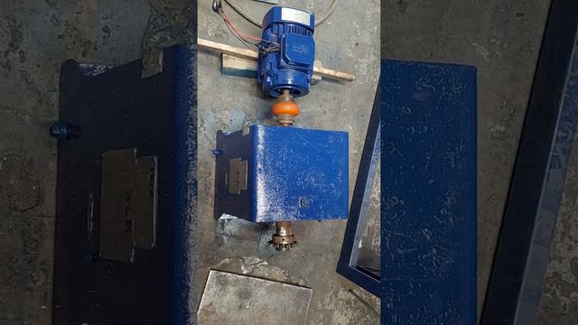 TRANSMISION COMPLETA: * REDUCTOR FALK MODELO: 3C3-02 *MOTOR ABB SERIE: M99F-40092 *COPLE: OMEGA смотреть онлайн