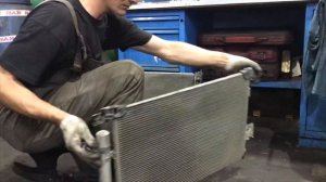 Демонтаж и мойка радиаторов Митсубиси Аутлендер.