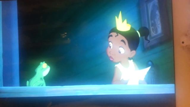 The Princess and the Frog-Young Tiana and frog scene смотреть онлайн
