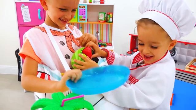 Vlad and Nikita play a restaurant and delivering toy dishes смотреть онлайн
