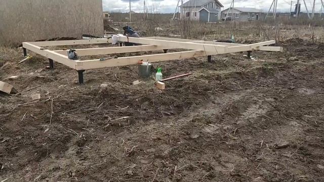 Дачный дом из минибруса. Полный процесс сборки. Нижняя обвязка. (Часть №1) смотреть онлайн