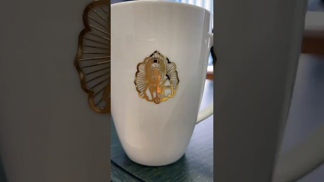 Золотые наклейки-стикеры