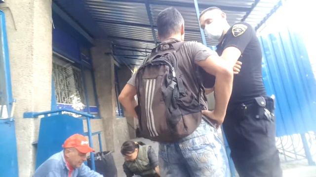 Хортицкой отдел Полиции защищает права незаконных Разливаек г Запорожья смотреть онлайн