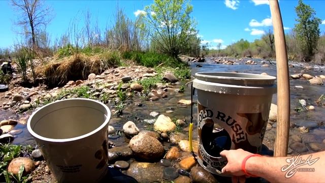 River Testing the Gold Rush Nugget Bucket смотреть онлайн