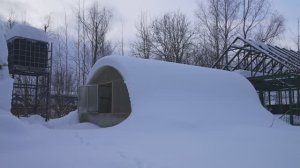 Теплица зимой под снегом