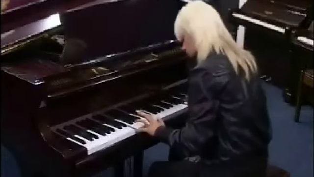 Kawai Baby Grand Piano in Rosewood with 10 Year Guarantee 6.500 Euros смотреть онлайн