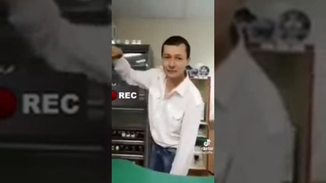 ЗАПРАВЩИК ПОД ГРИБАМИ смотреть онлайн