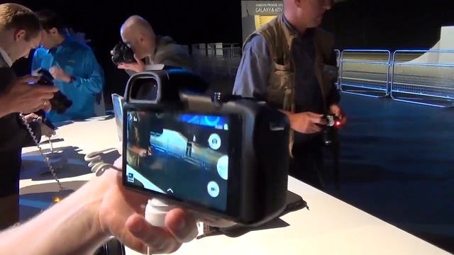 Samsung Galaxy NX mirrorless camera: hands-on with an Android ILC | Engadget смотреть онлайн
