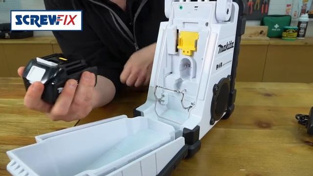 Makita UK 240v DAB/FM radio DMR104W at Screwfix смотреть онлайн