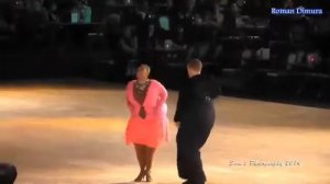 Полные люди танцуют танец!