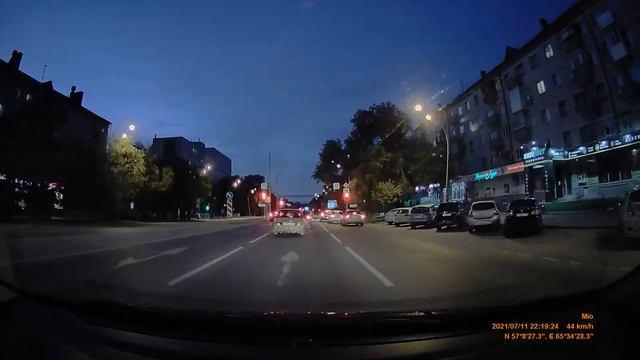 Видеорегистратор Mio MiVue C531 смотреть онлайн