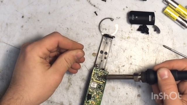 Ремонт радиомикрофона SHURE PGX, замена кнопки Power/Mute смотреть онлайн