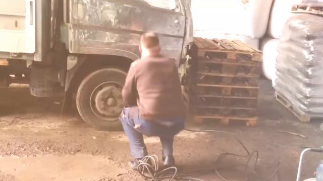 Ремонт Хёндай hd78 и покраска кабины в раптор смотреть онлайн