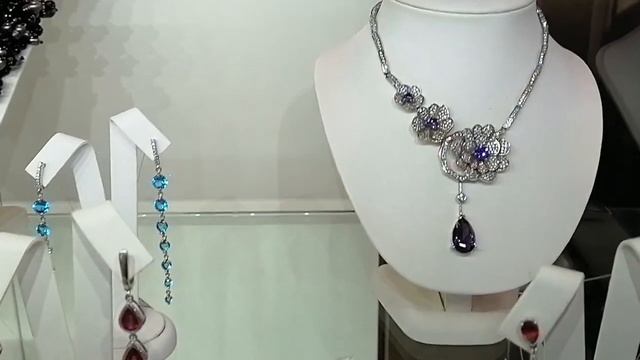 Интересные УКРАШЕНИЯ??❤️?в ТЦ ГОРОД г. Москва смотреть онлайн
